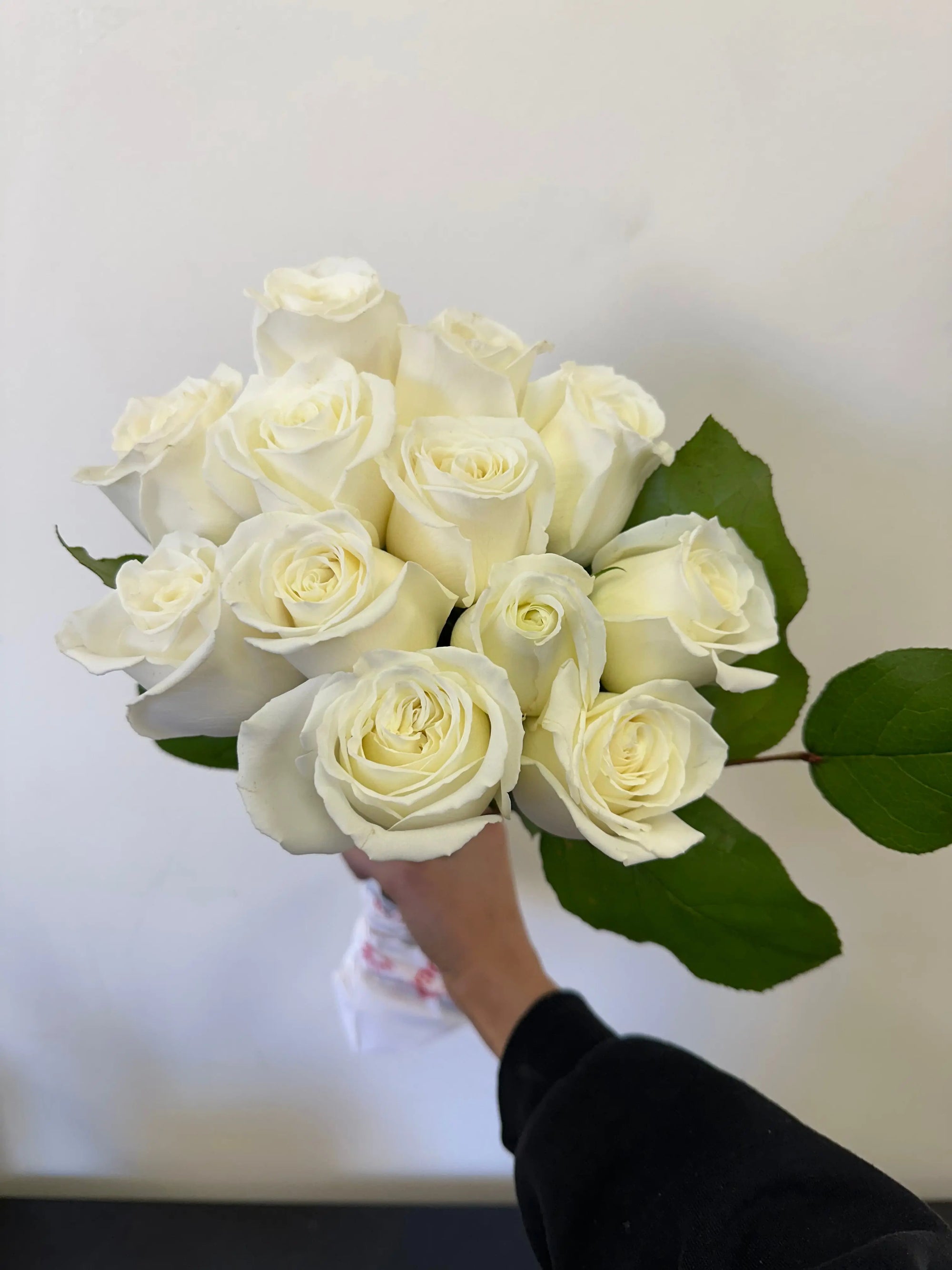 Buy Long Stemmed White Roses - Perfect for Any Occasion